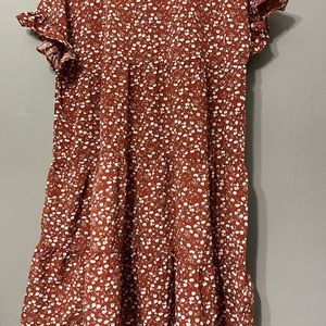 Women 3 tired midi dress  Size XL 100%  Rayon Ruffle Sleeves
